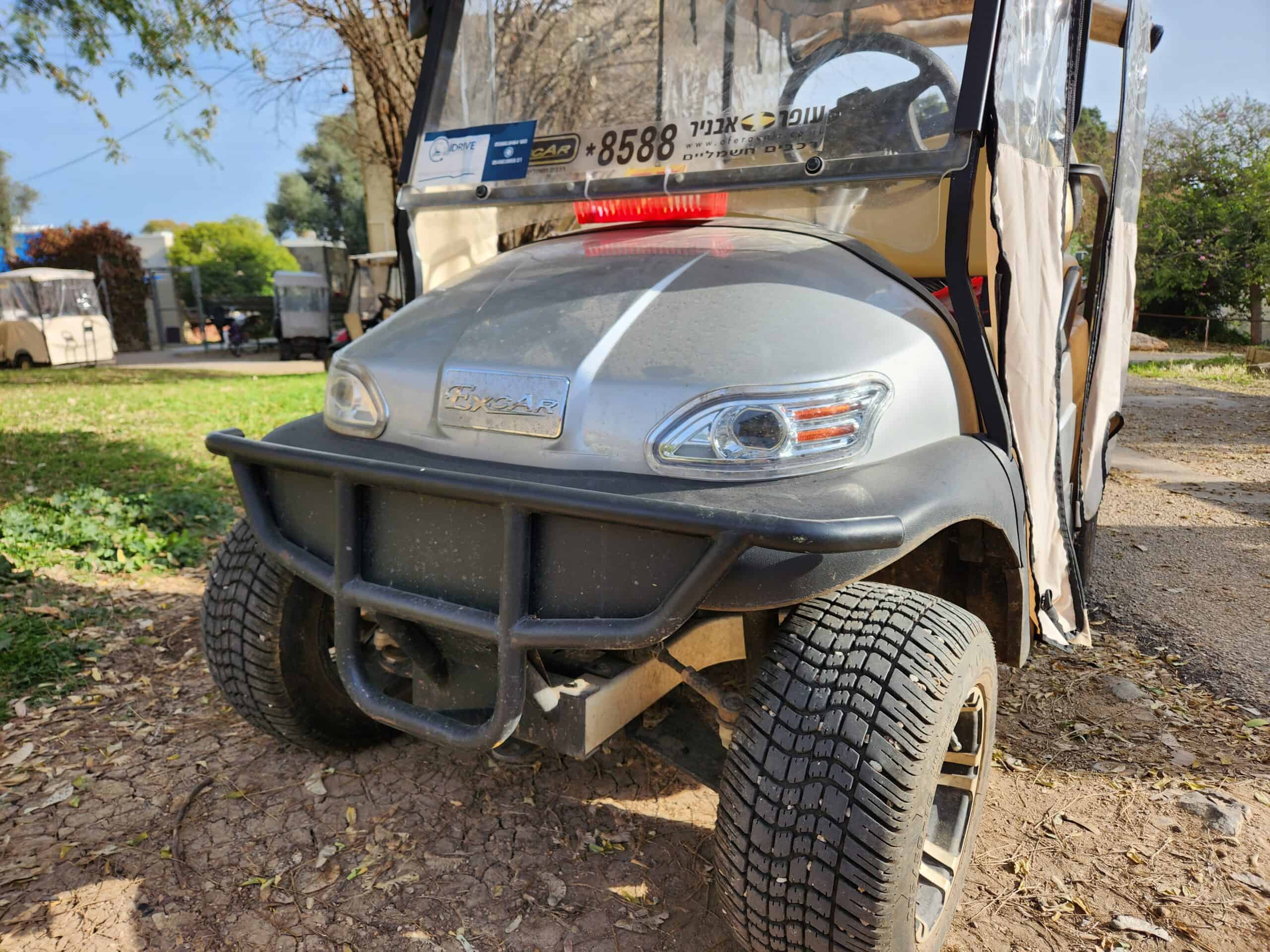 אקס קאר 4 מקומות כחדש