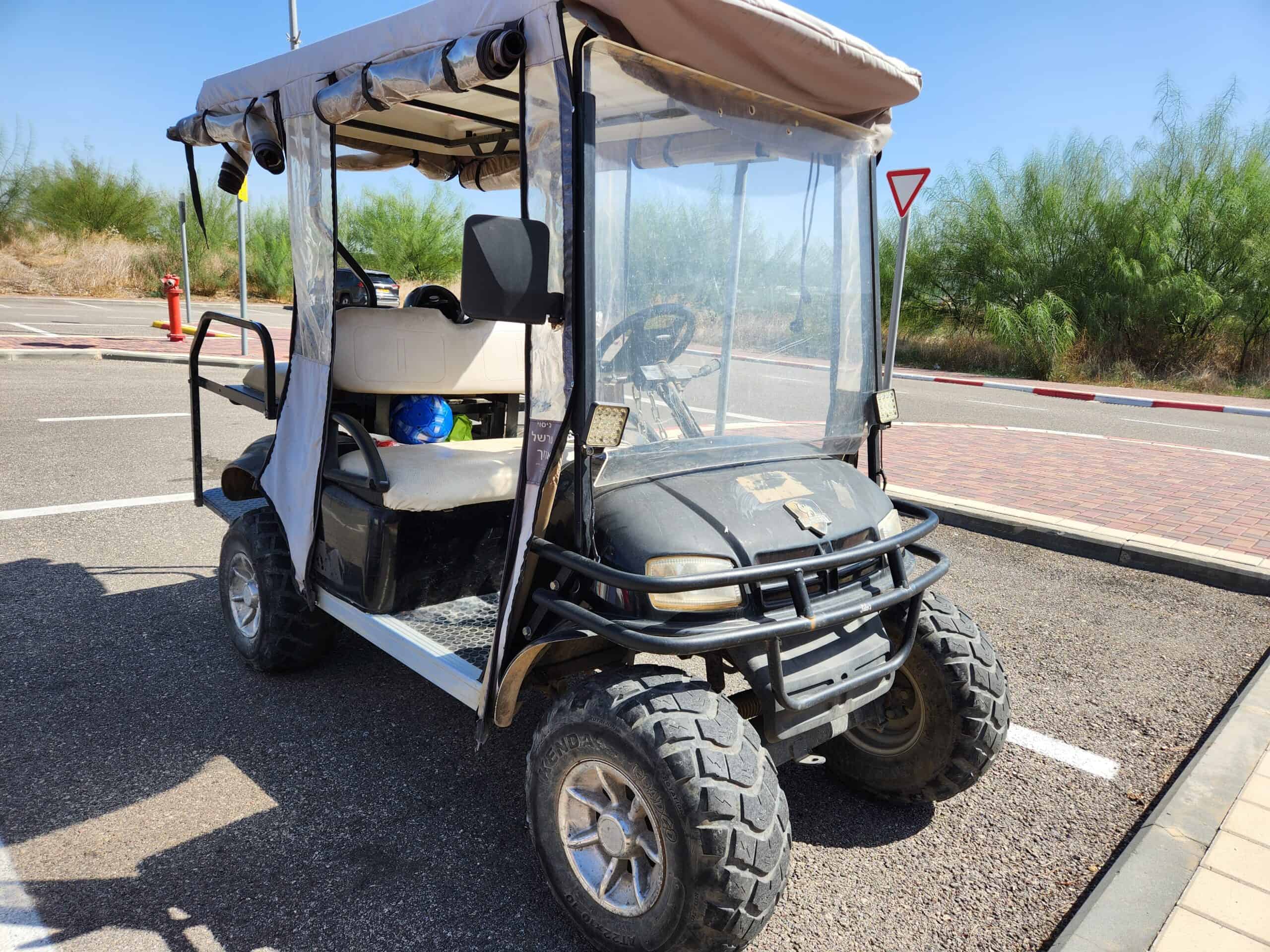 CLUB CAR מוגבה עם גלגלי שטח במצב טוב
