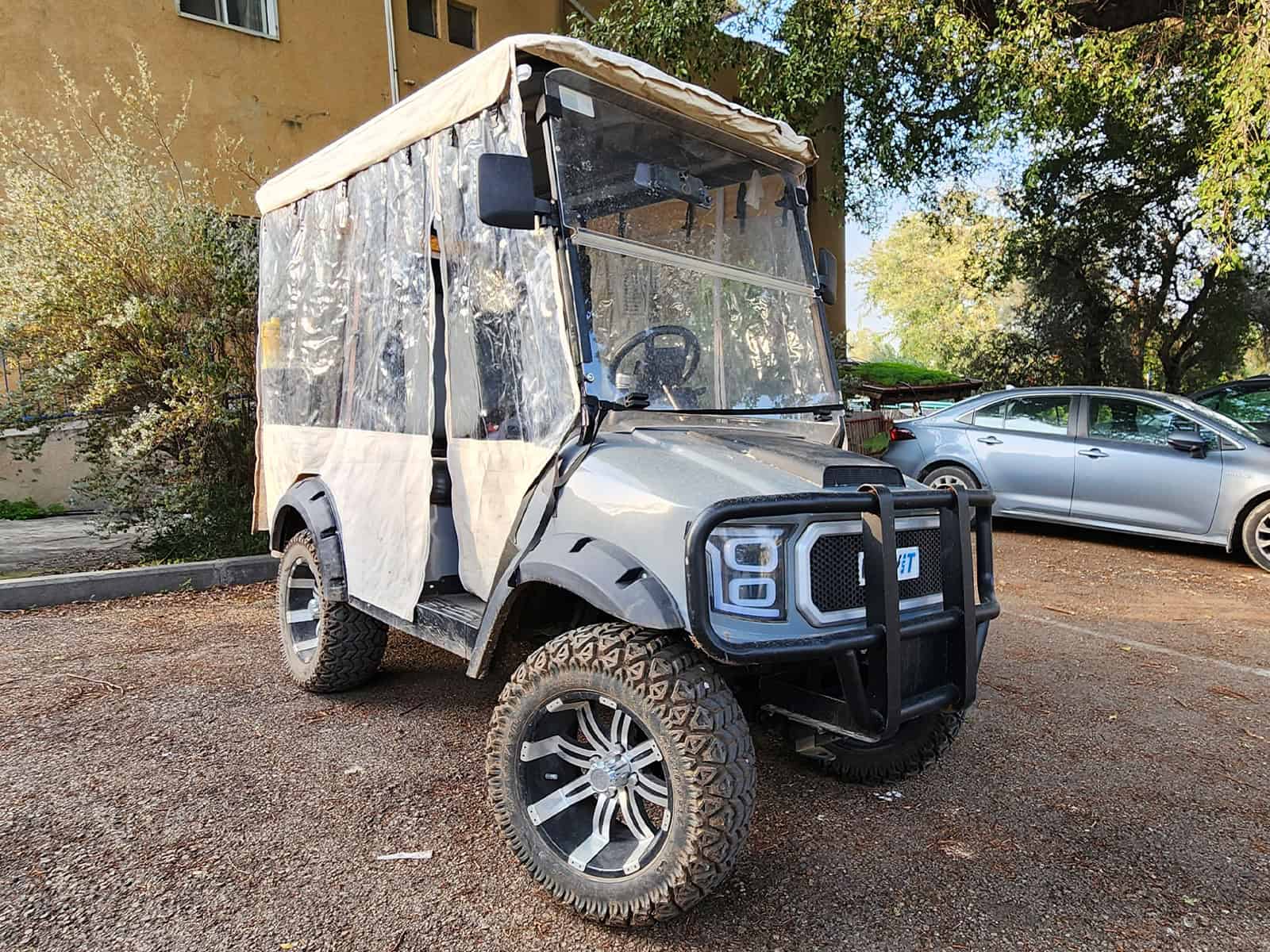 רכב תפעולי מוגבה 4 מקומות יד שנייה