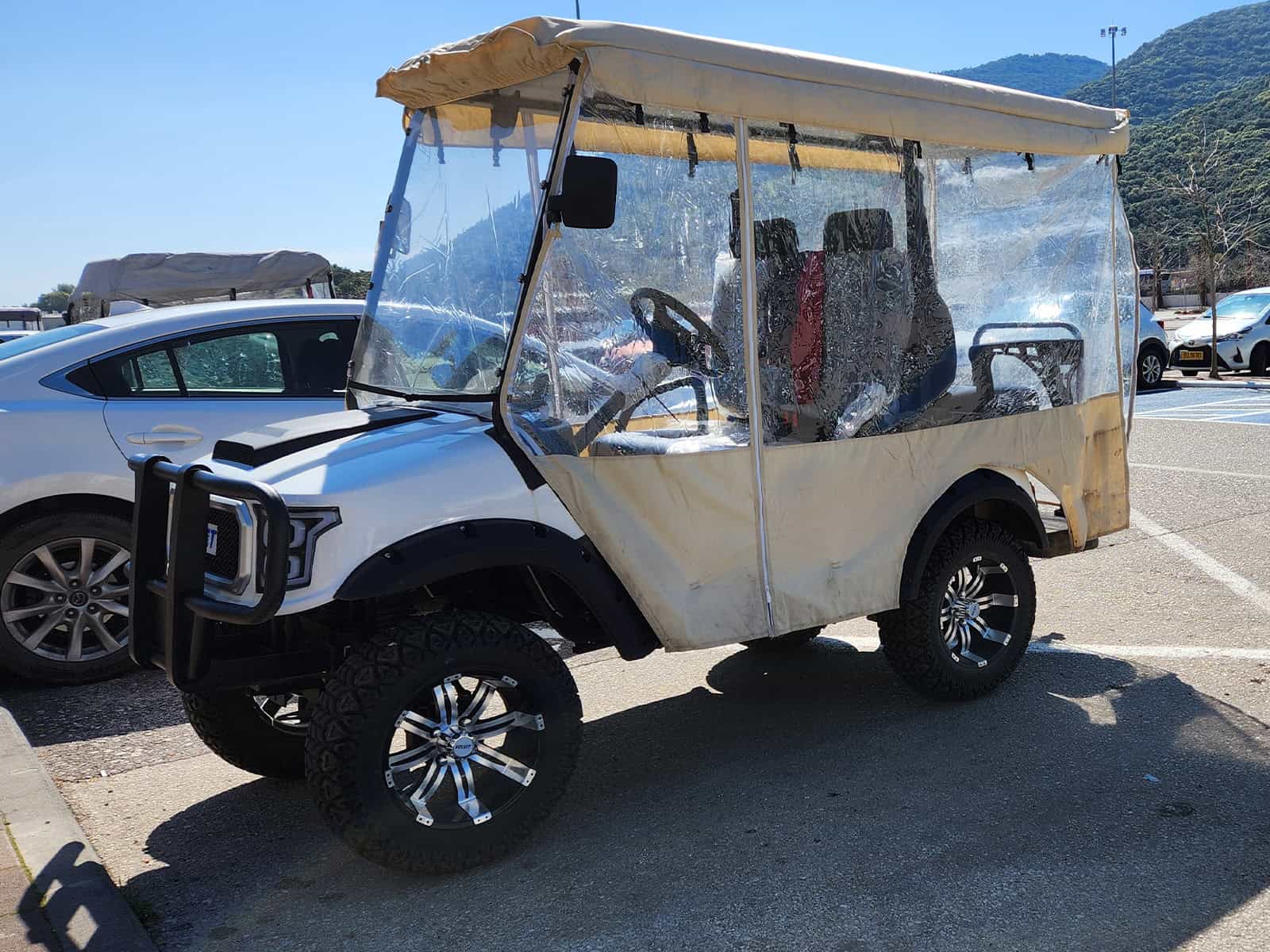 רכב תפעולי מוגבה 4 מקומות מצב טוב